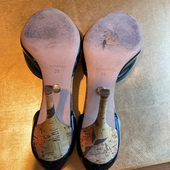 Emilio Pucci Open Toe Heels in Black Patent Leather - Picture 14 of 15